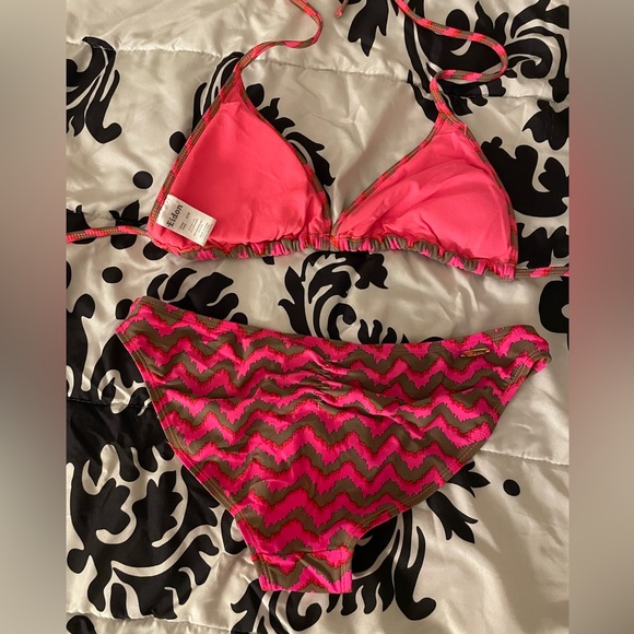 Bikini Set - Picture 2 of 4